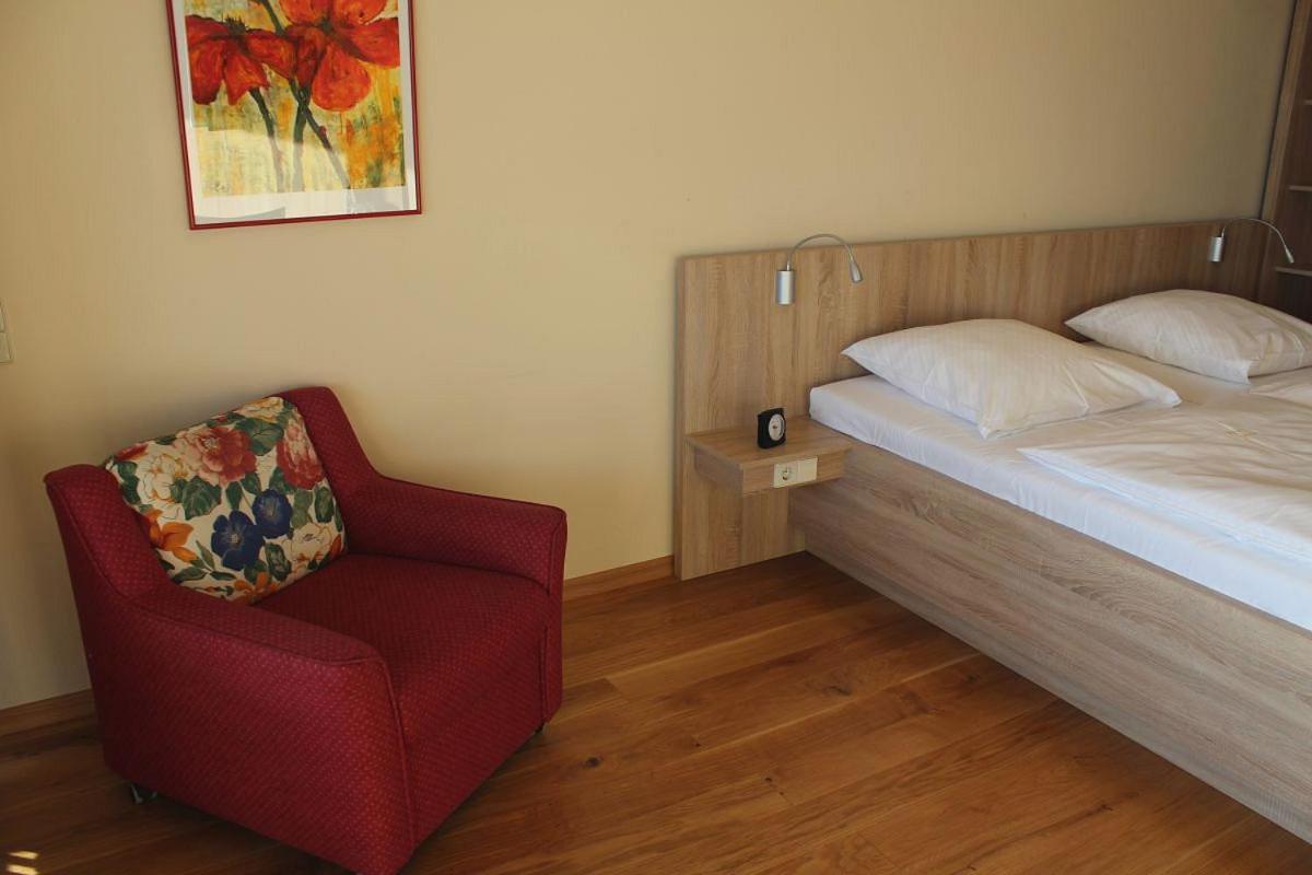 Burghotel Schoene Aussicht Bauer Gmbh Winnenden Eksteriør bilde